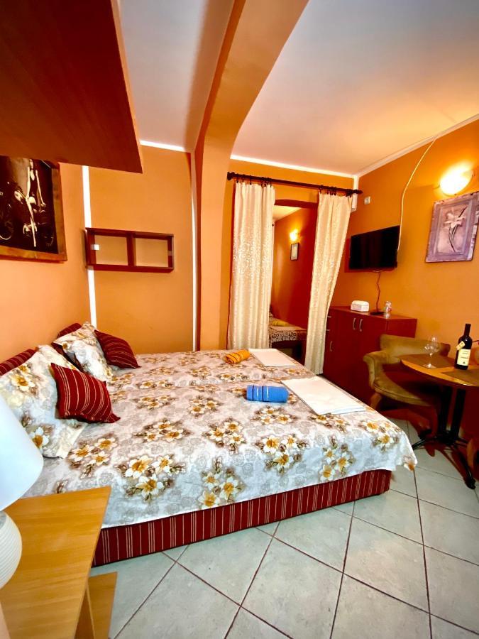Vila Duricic 300M Od Mora Hotel Ðenovići Exterior foto