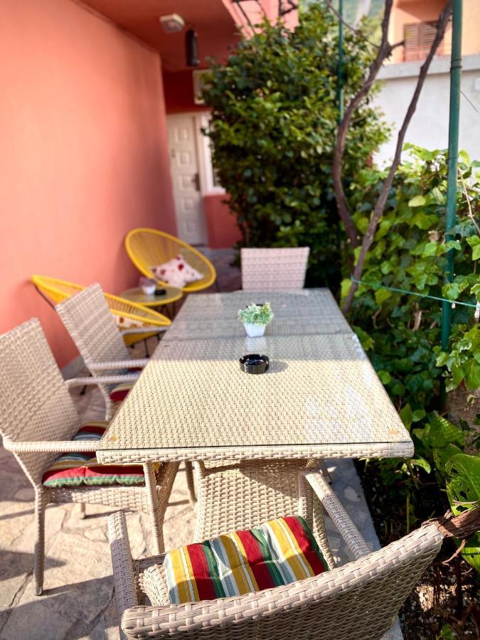 Vila Duricic 300M Od Mora Hotel Ðenovići Exterior foto